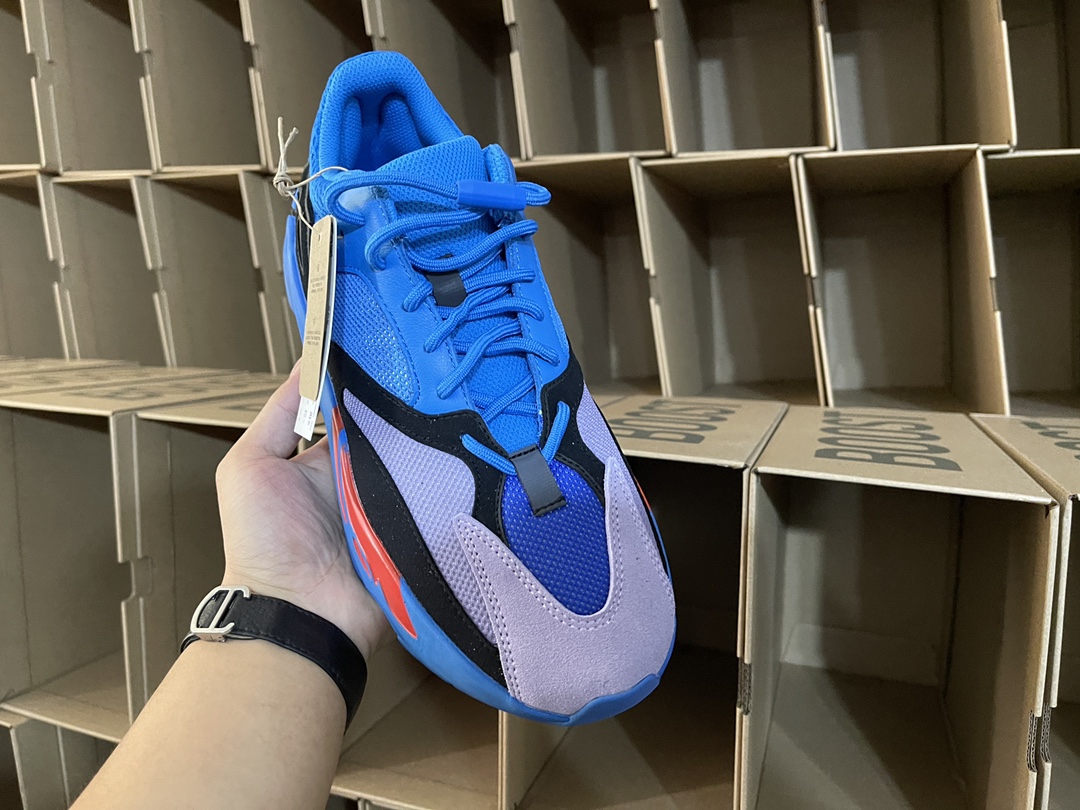 700 Hi-Res Blue