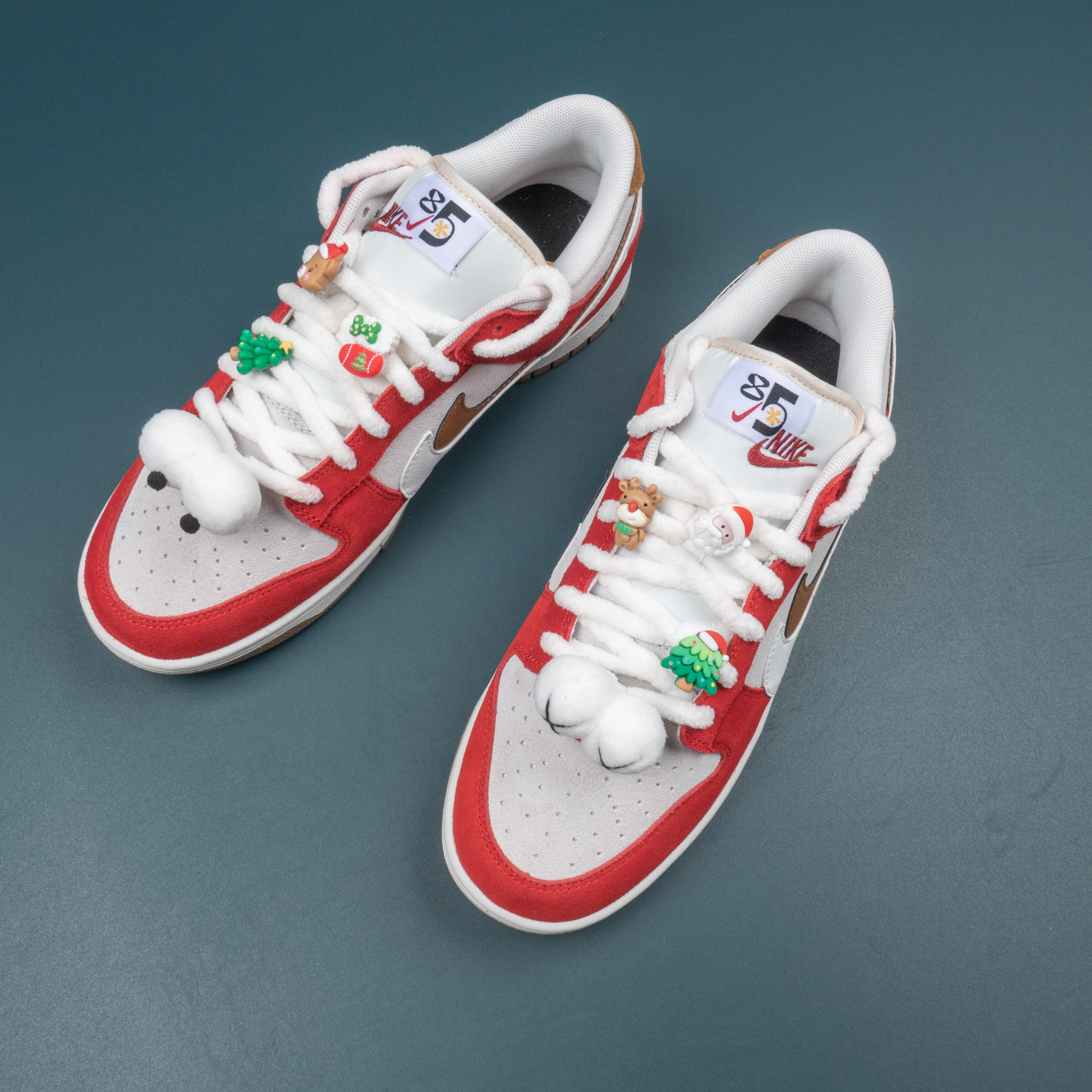 Dunk Low SE 85 'Christmas'