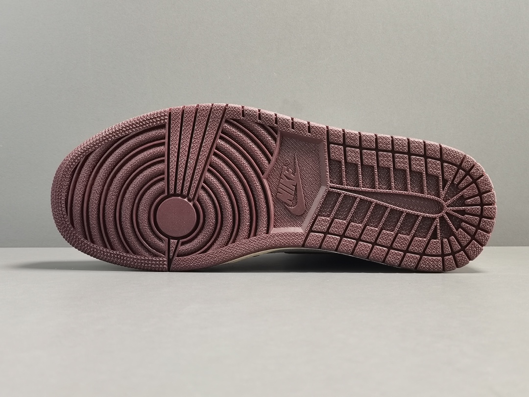 1's Retro High OG A Ma Maniére