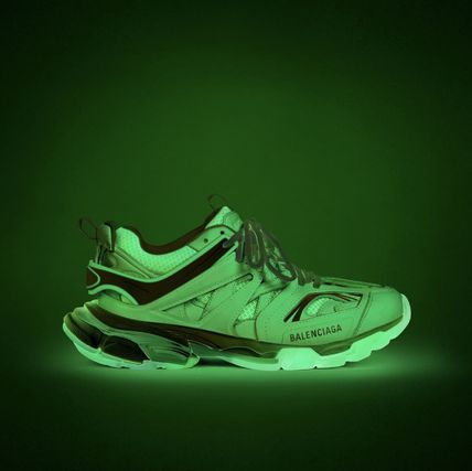 Track White Glow in the Dark