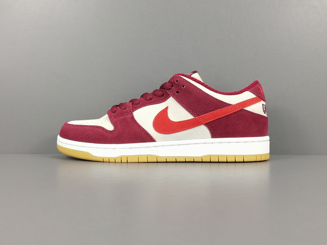 SB Dunk Low Skate Like a Girl