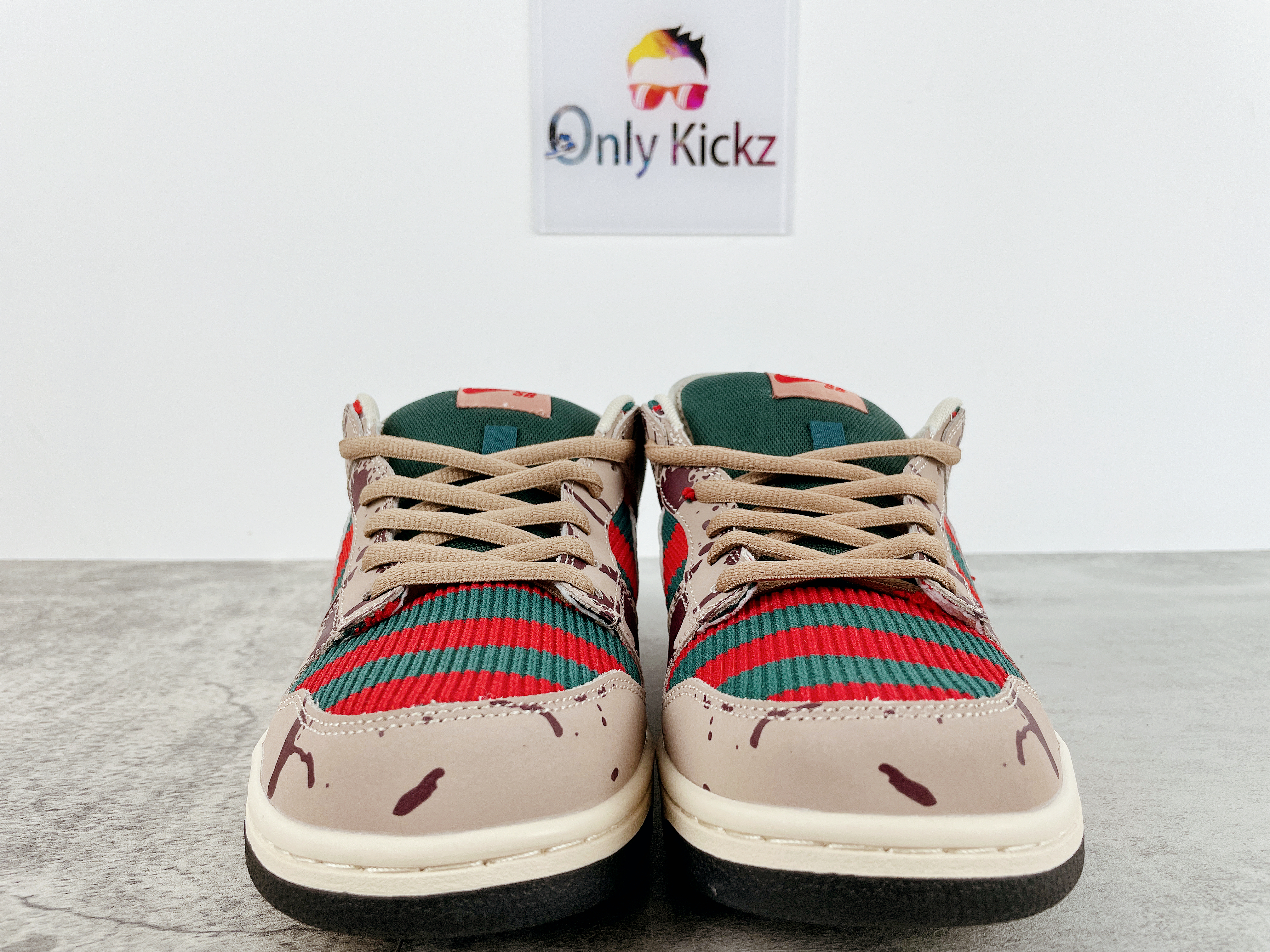Dunk SB Low Freddy Krueger 313170-202