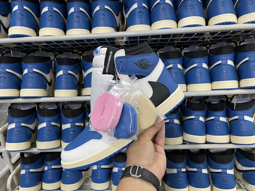 1's High OG SP Fragment x Travis Scott