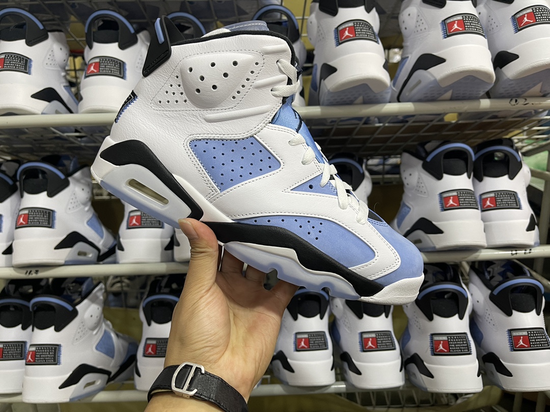 6's Retro University Blue