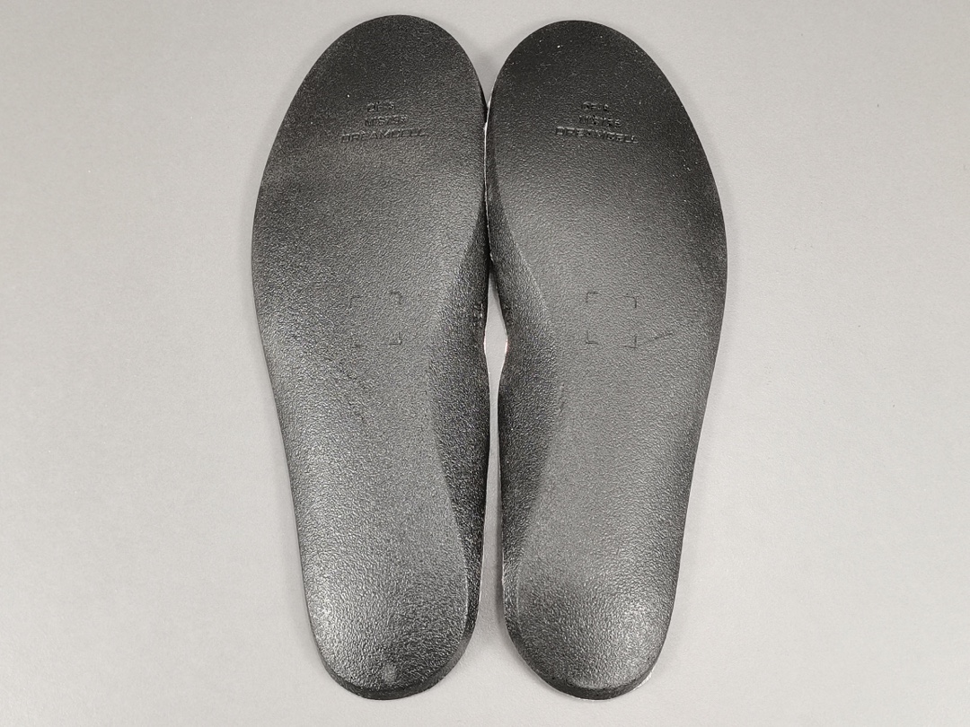 1's Retro High OG Bleached Coral