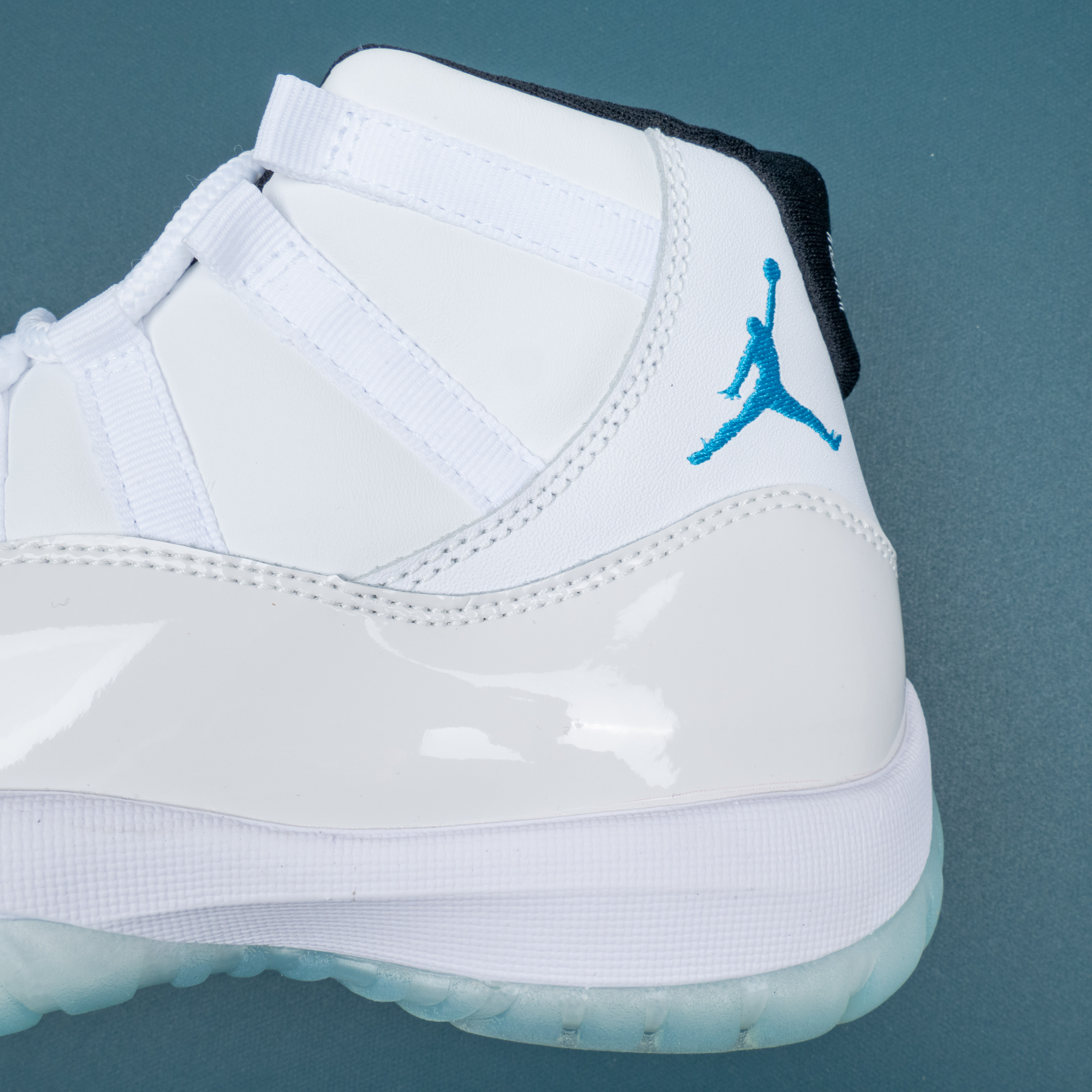 11s Retro Legend Blue (2014)