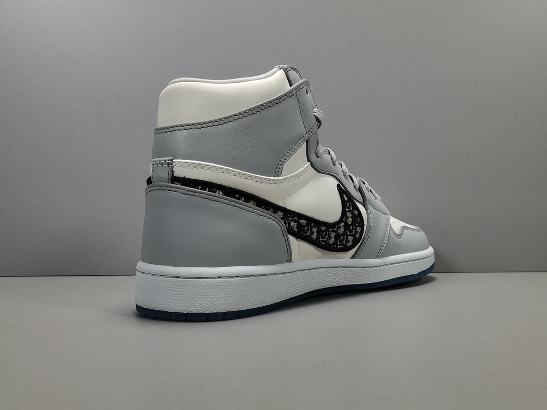 1's Retro High Dior CN8607 002