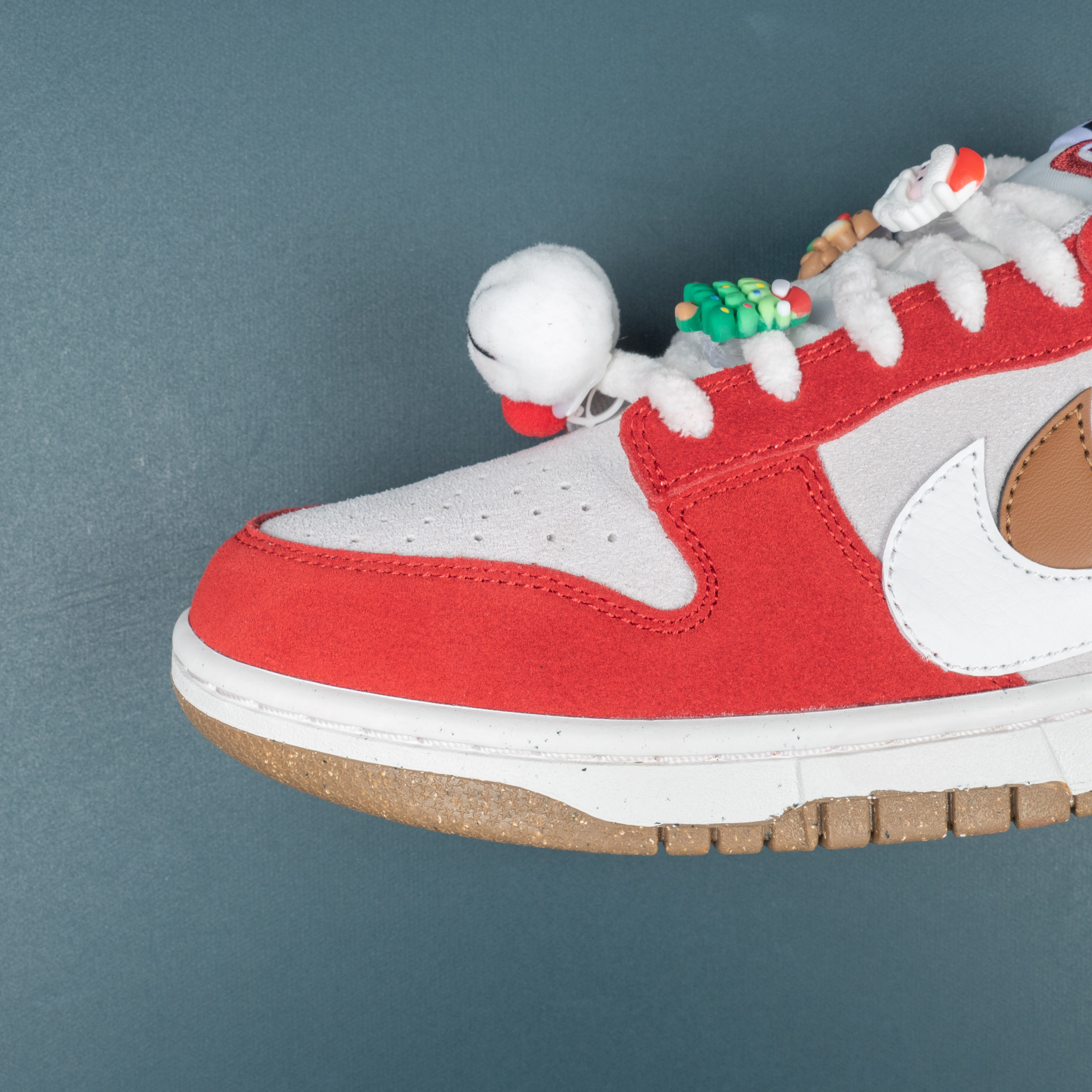 Dunk Low SE 85 'Christmas'