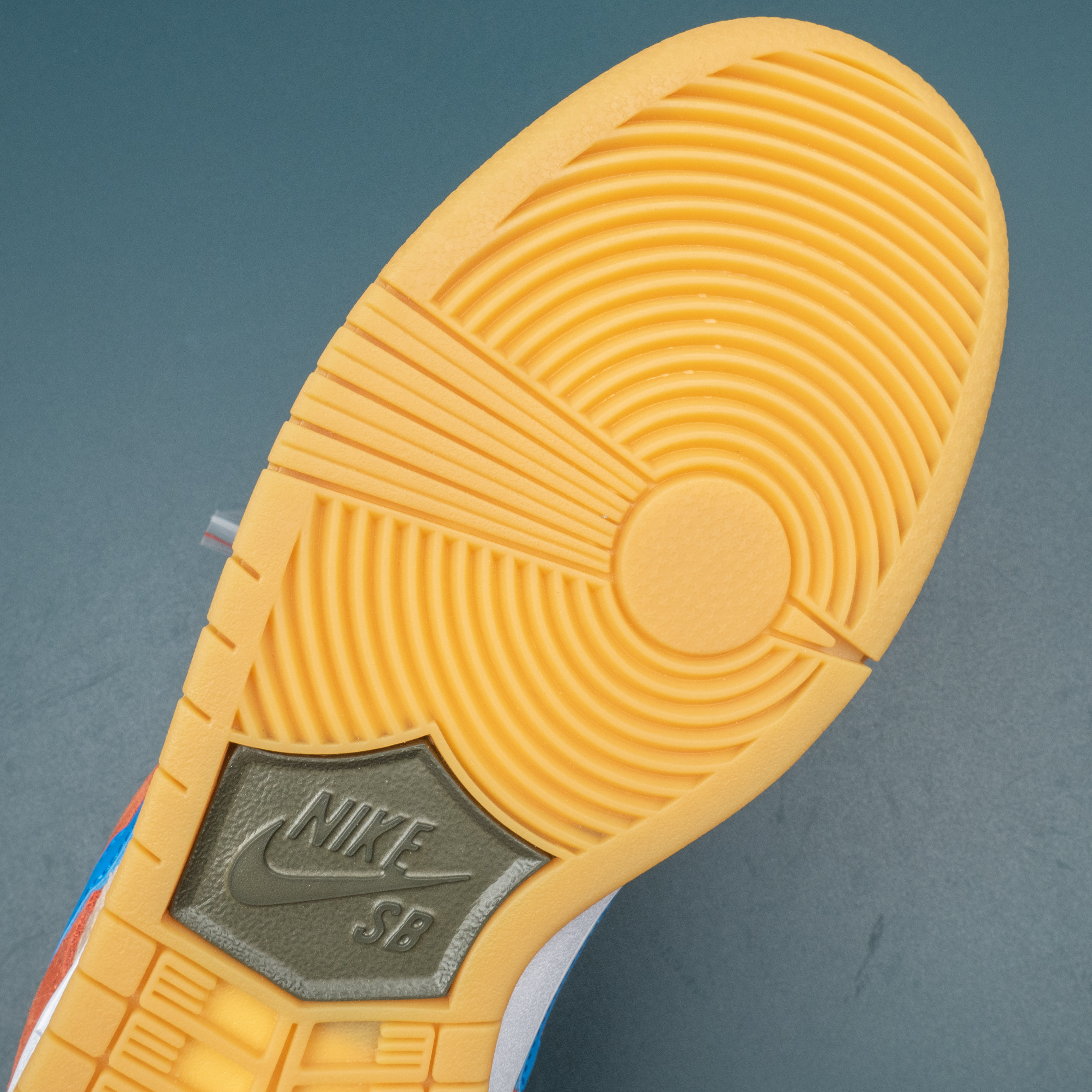 SB Dunk Low Corduroy Dusty Peach