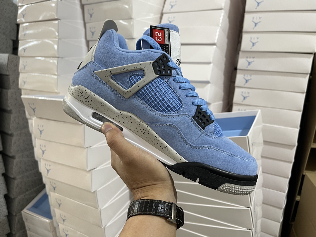 4's Retro University Blue UNC