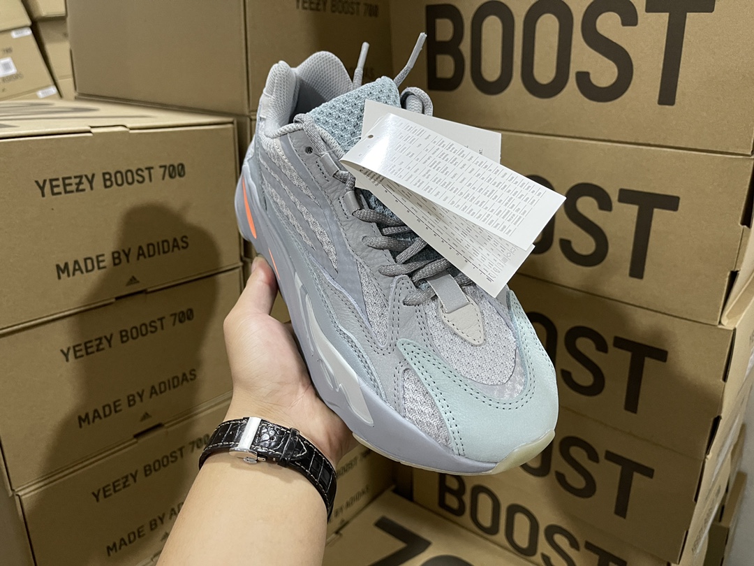 700 V2 Inertia
