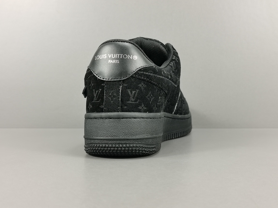 By Virgil Abloh Black