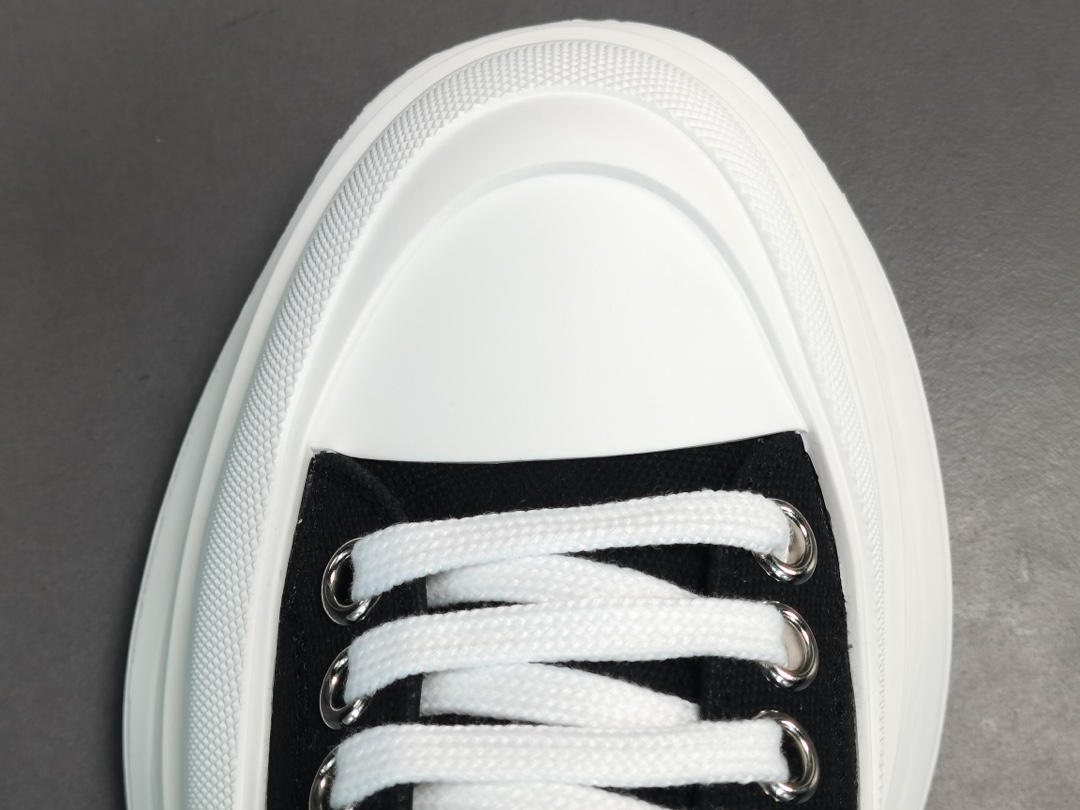 Tread Slick Low Lace Up Black White