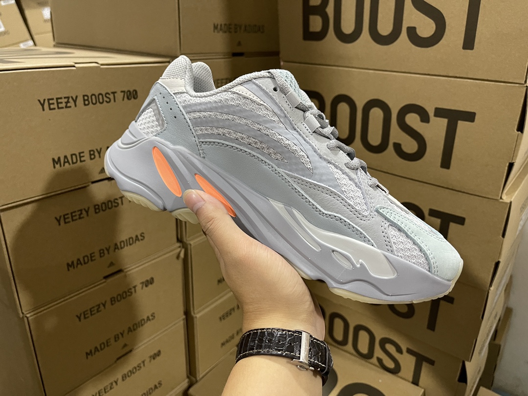 700 V2 Inertia
