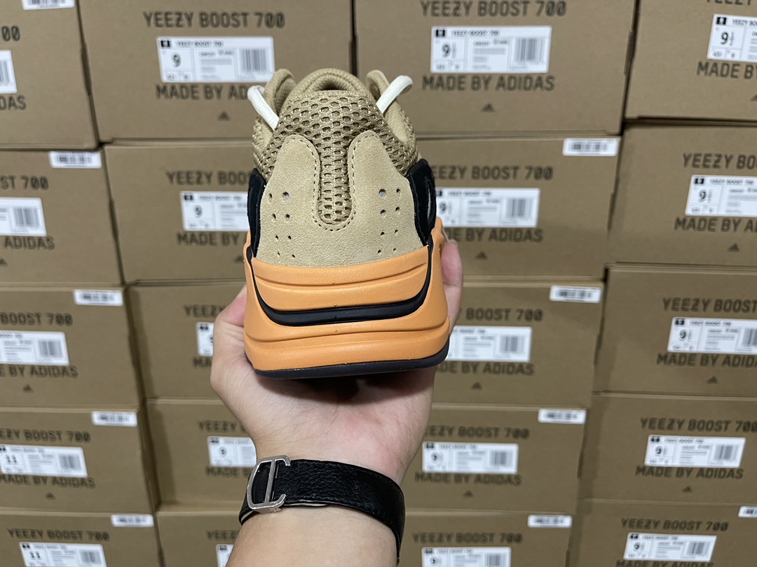700 Sun