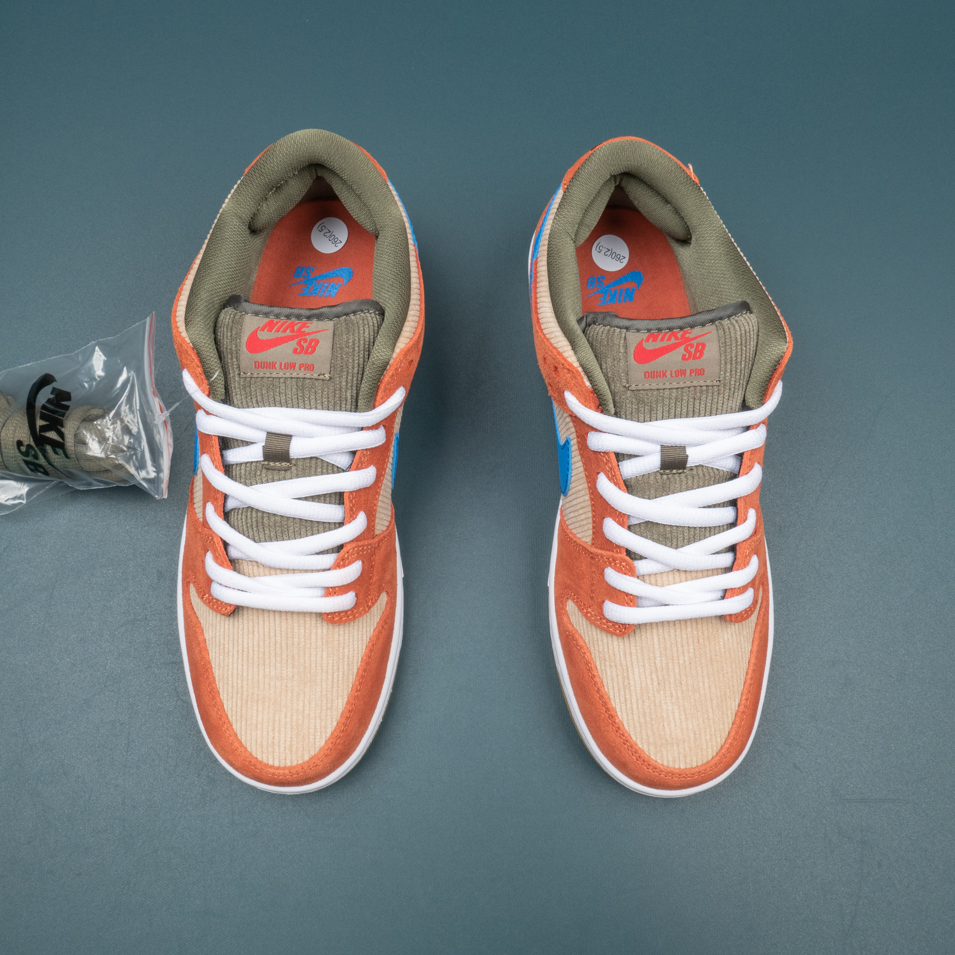 SB Dunk Low Corduroy Dusty Peach