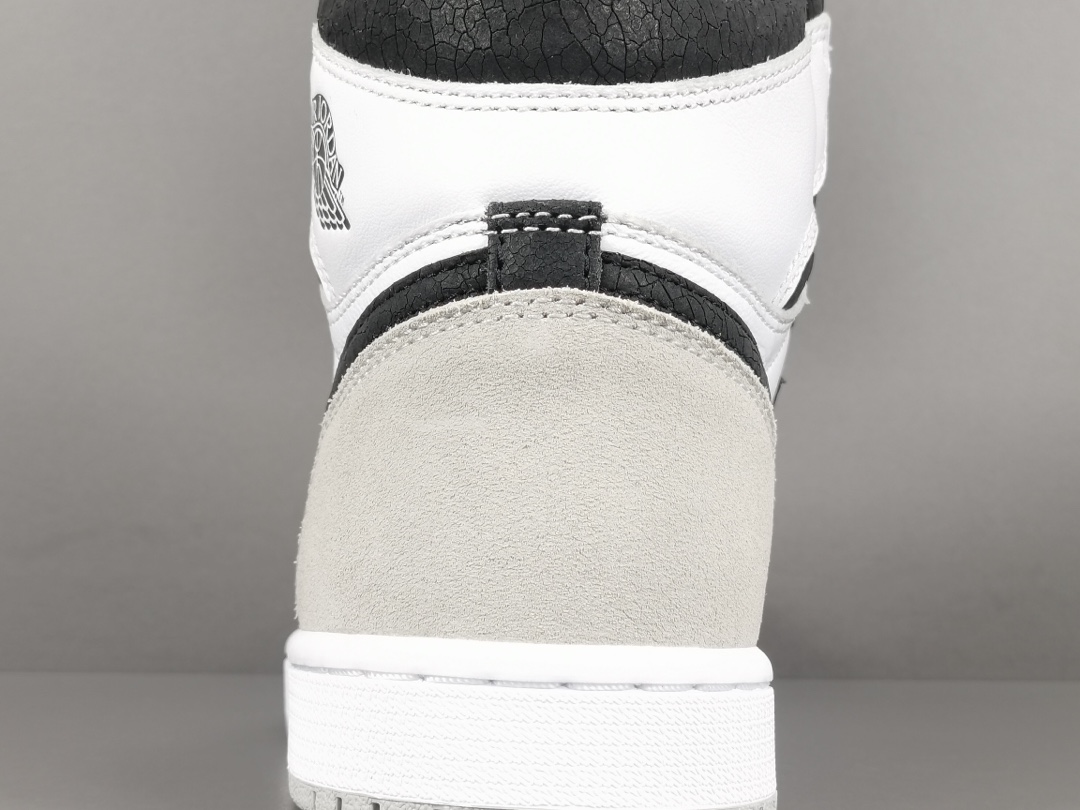 1's Retro High OG Bleached Coral