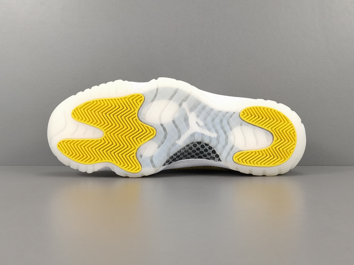 11s Retro Low Tour Yellow Snakeskin