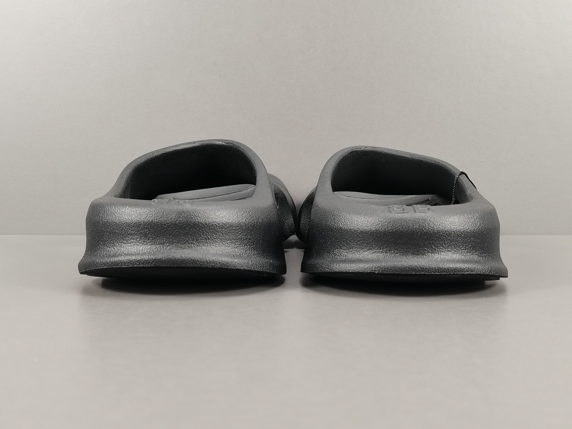 Mold Slide Sandal Black
