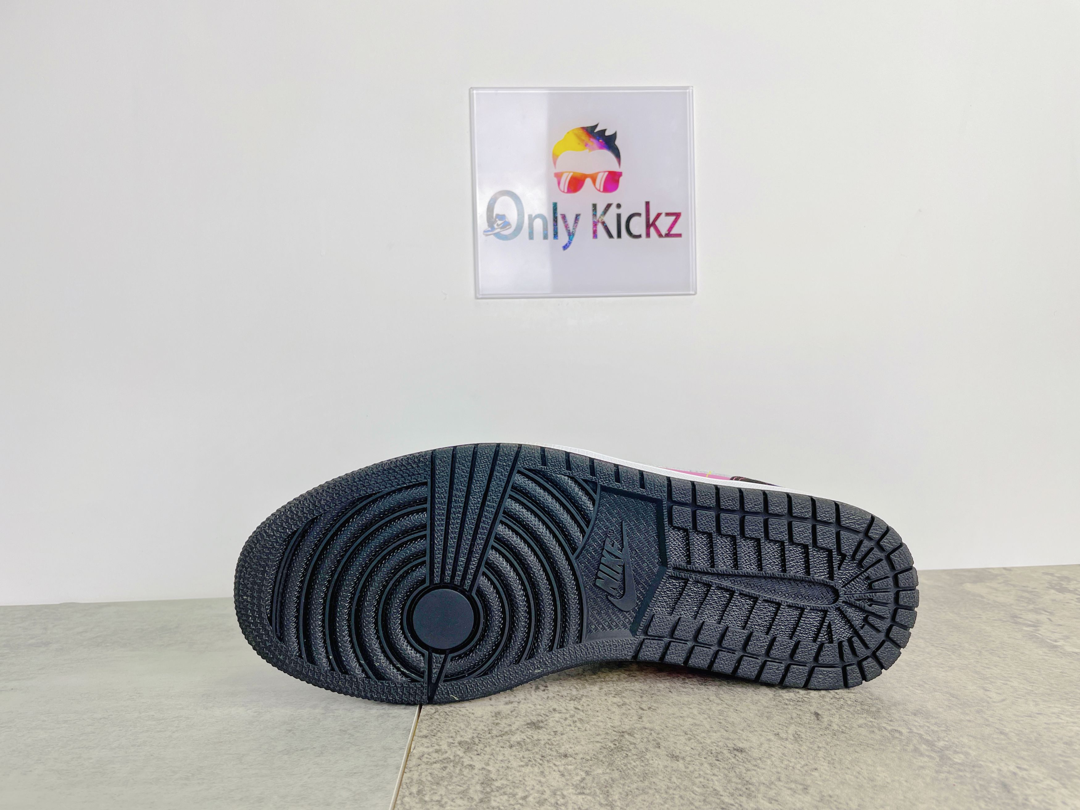 1's Low Black Active Fuchsia Cyber​​