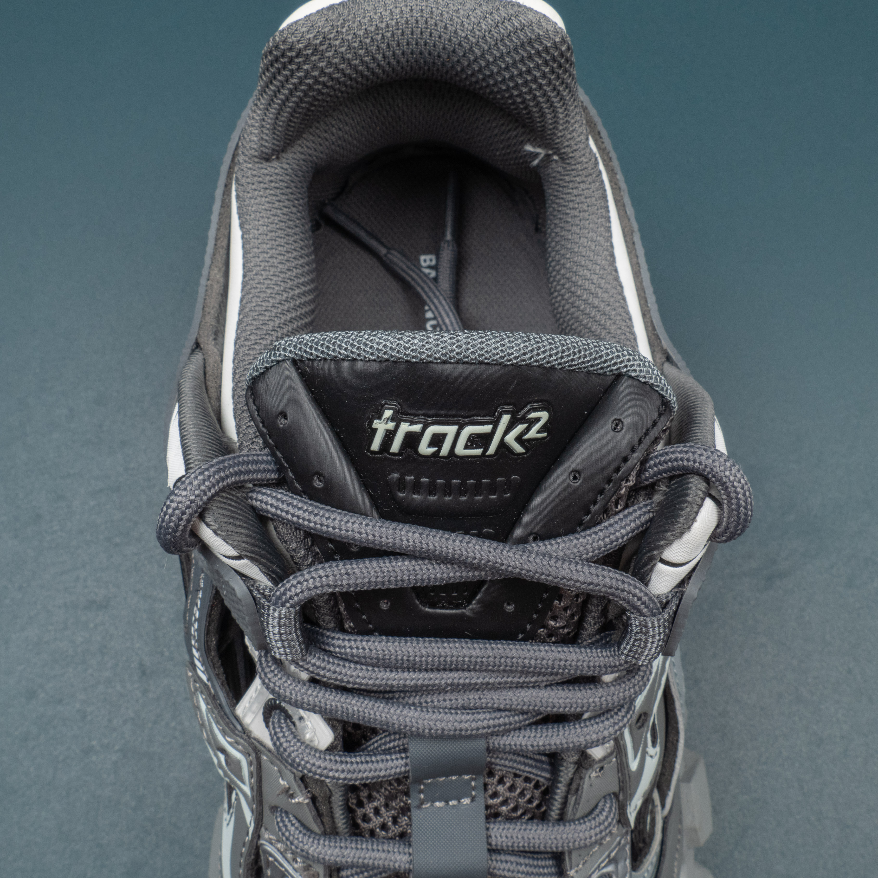 Track 2.0 dark gray
