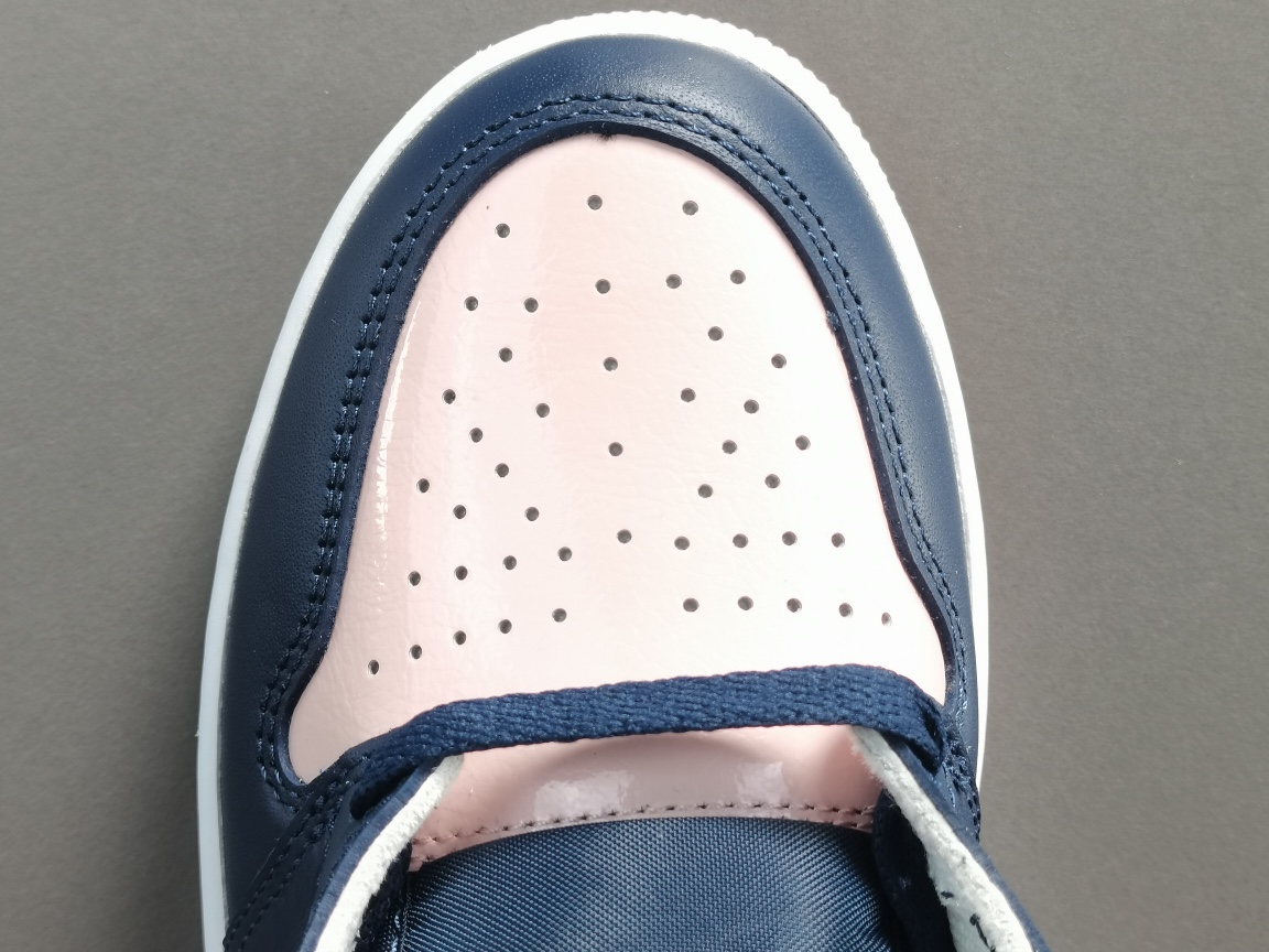 1s Retro High OG Atmosphere