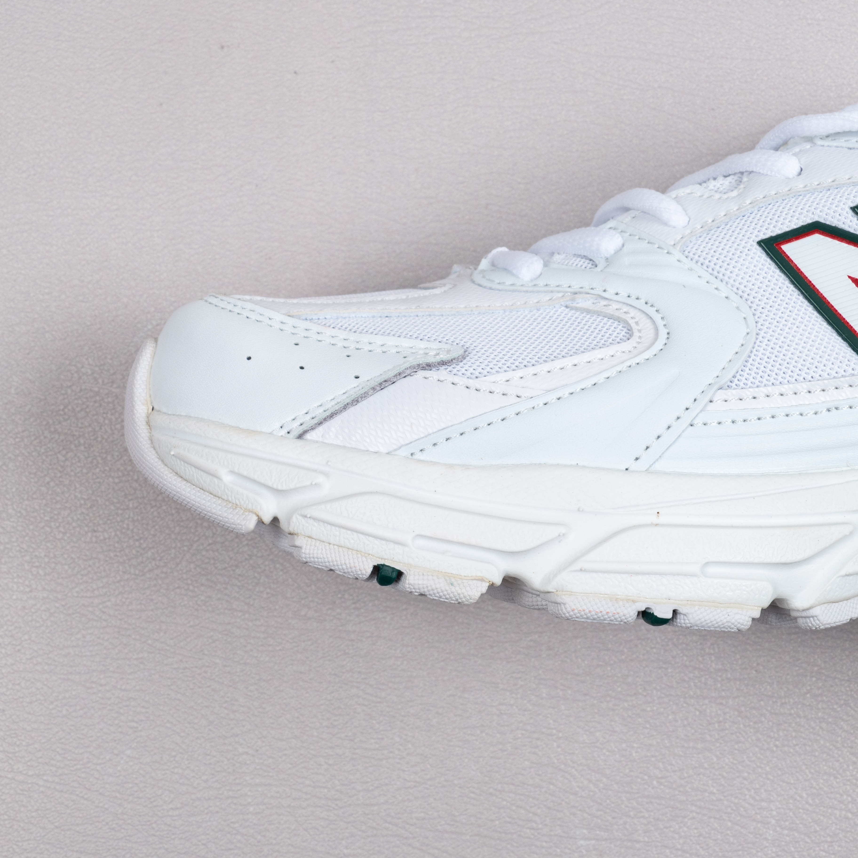 【Free Shipping】 NB530系列复古跑步鞋老爹鞋 MR530SK