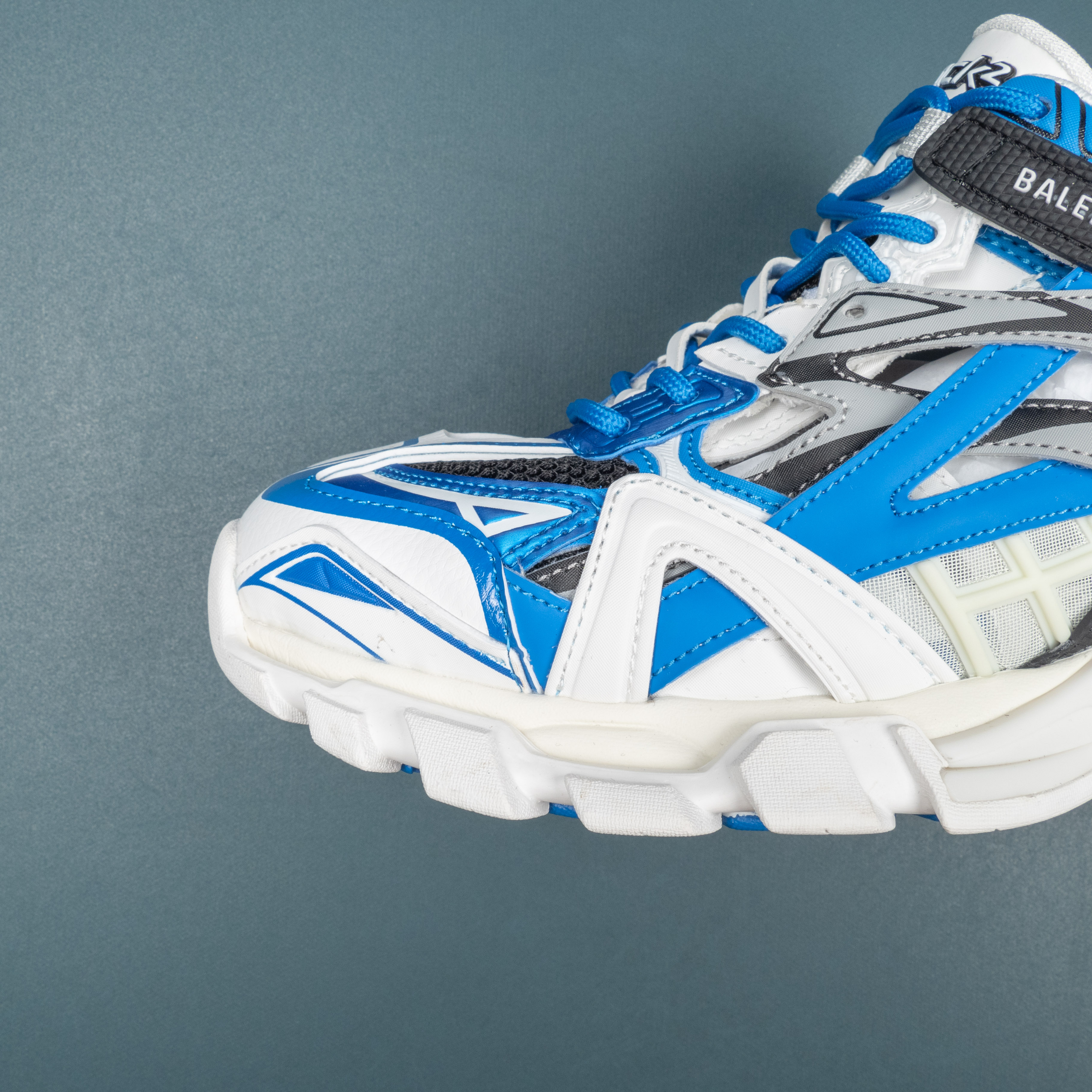 Track 2.0 Blue White