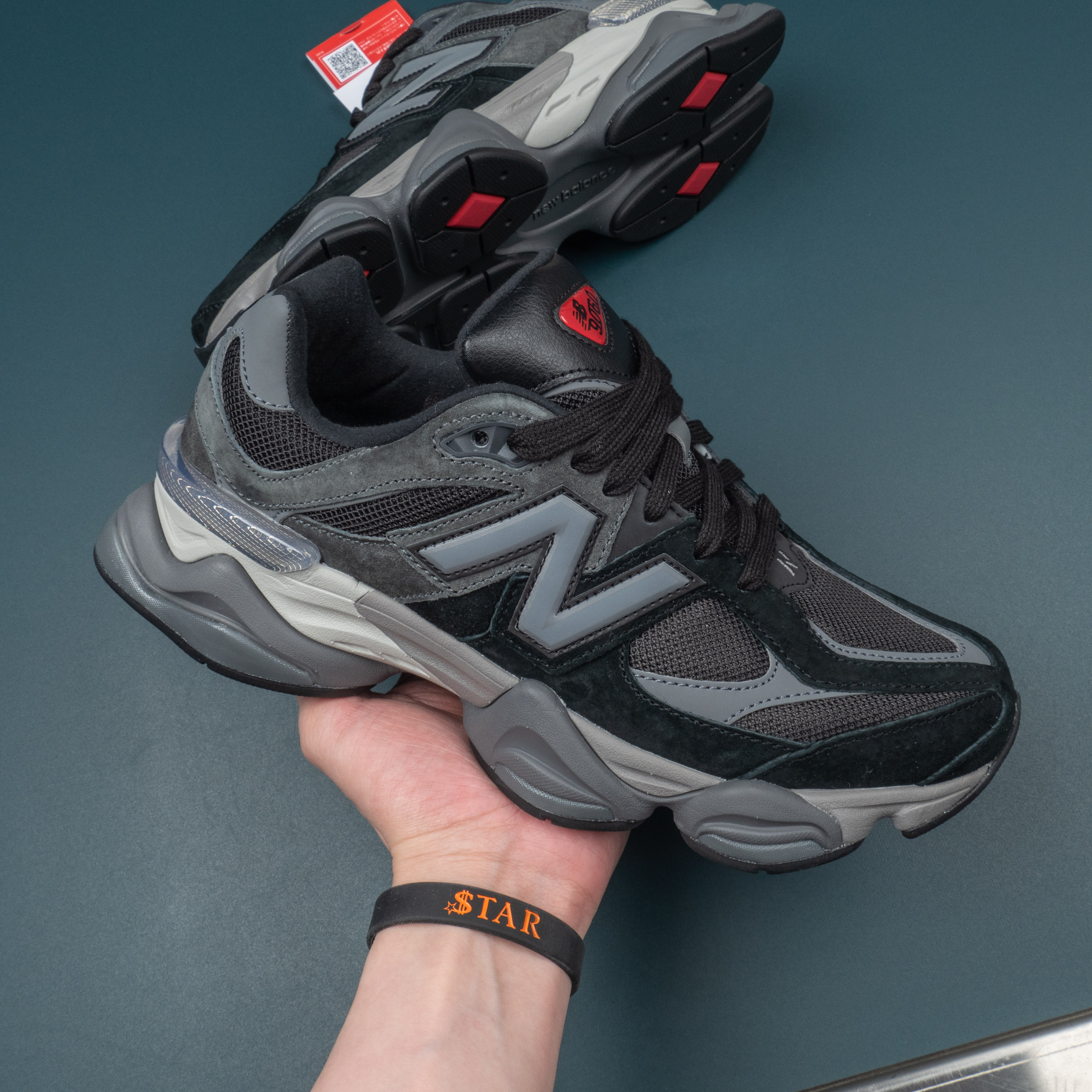 Black Castlerock Grey