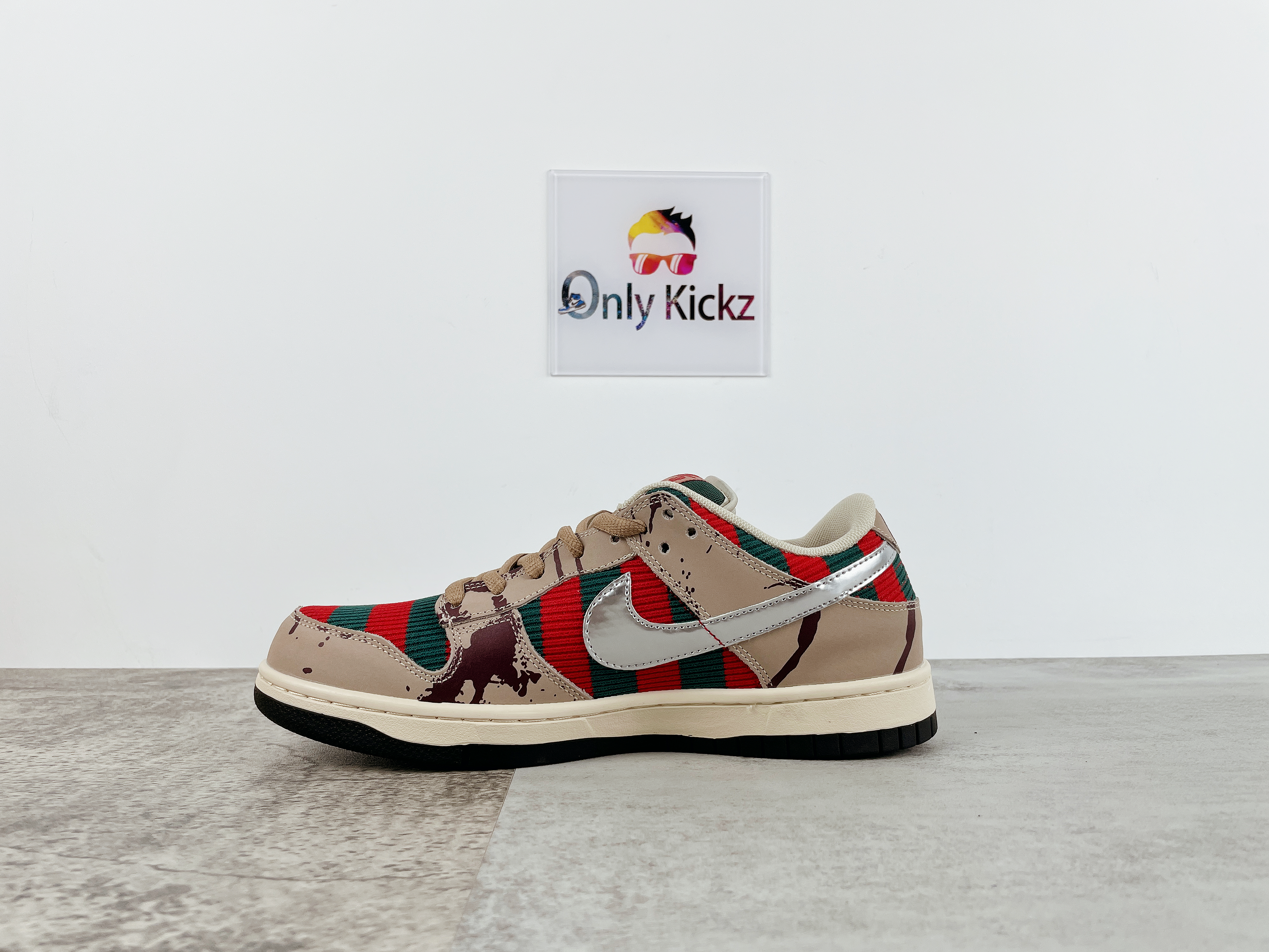 Dunk SB Low Freddy Krueger 313170-202