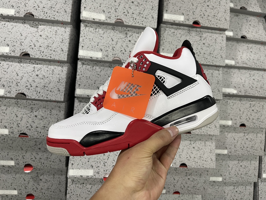 4's Fire Red DC7770-160