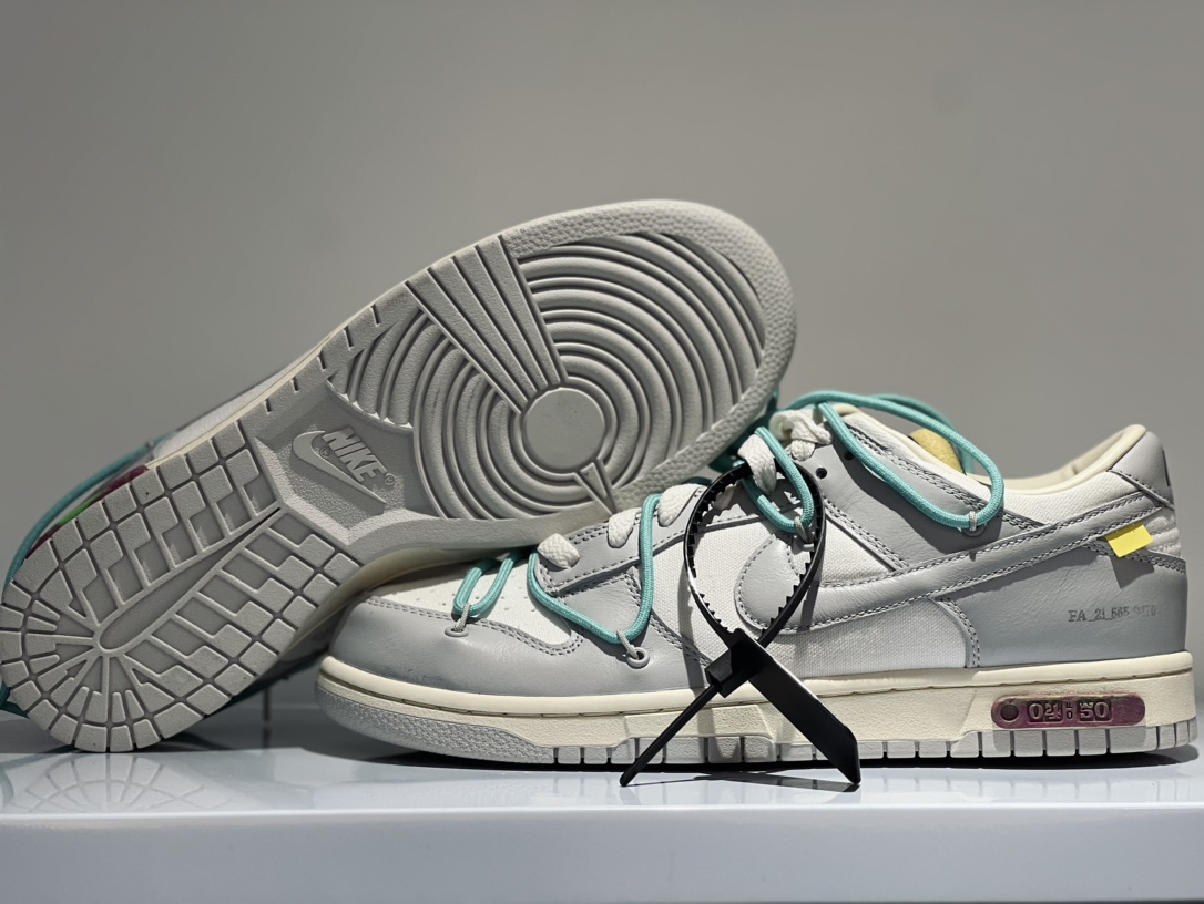 Dunk Low OW Lot 4