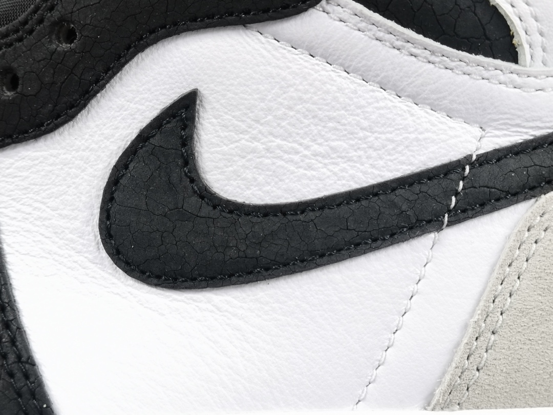 1's Retro High OG Bleached Coral