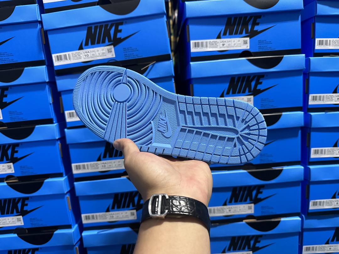 1's Retro High OG Blue Black