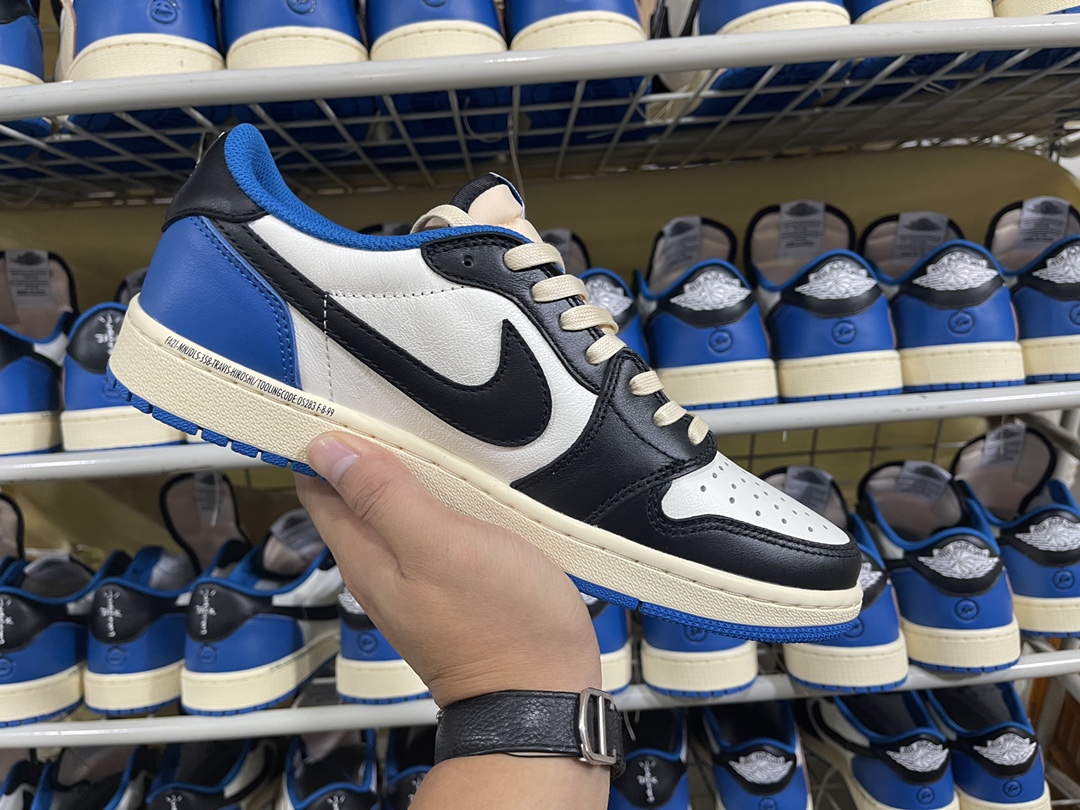 1's Low fragment design x Travis Scott