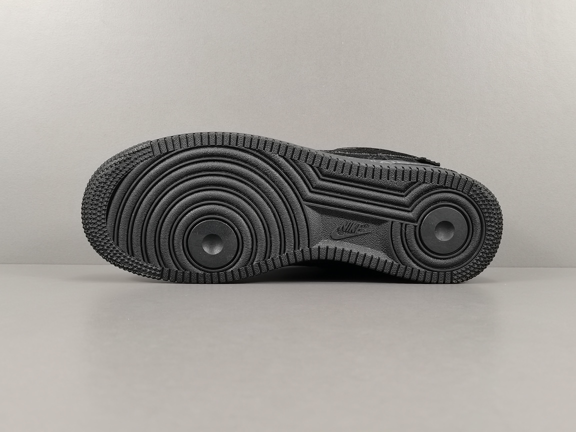 By Virgil Abloh Black