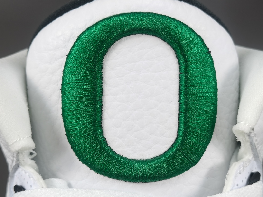 3's Retro Oregon Ducks Pit Crew White
