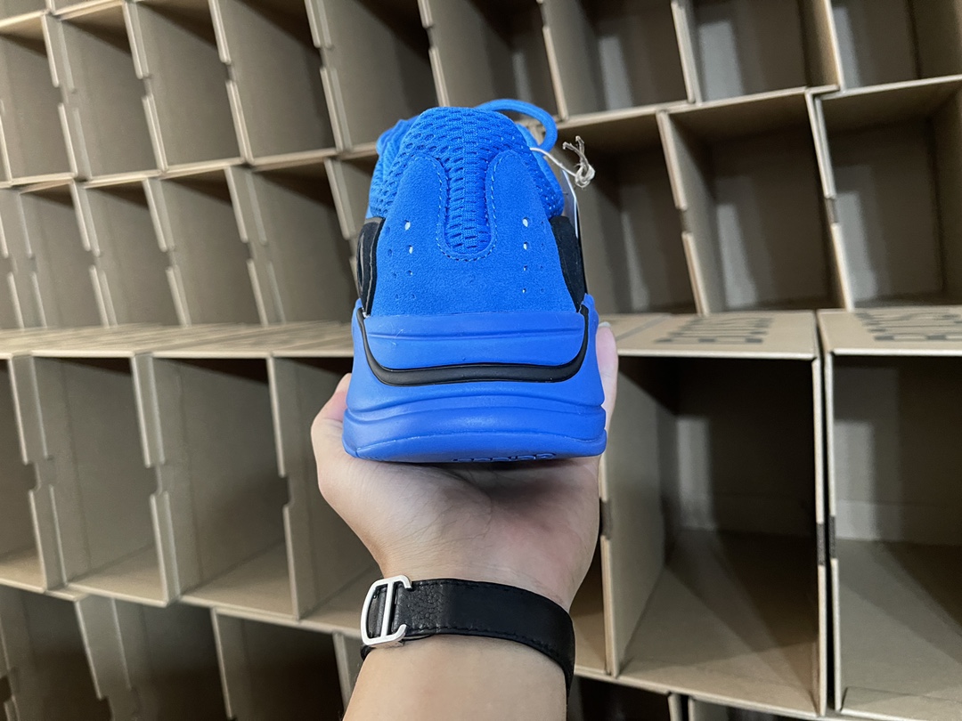 700 Hi-Res Blue
