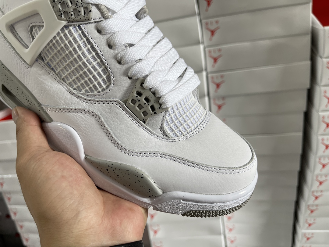 4's Retro White Oreo