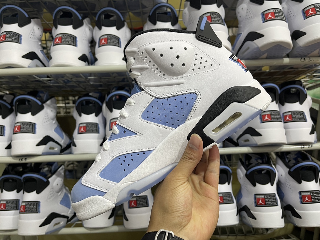 6's Retro University Blue