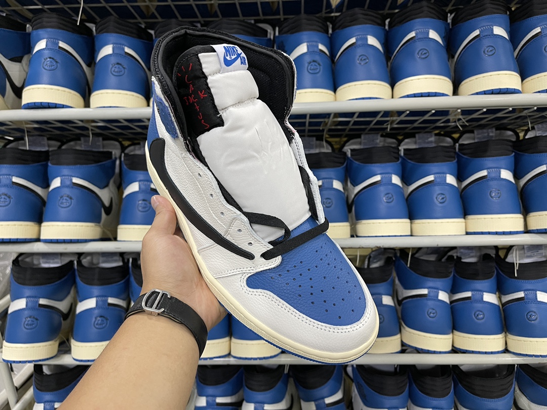 1's High OG SP Fragment x Travis Scott