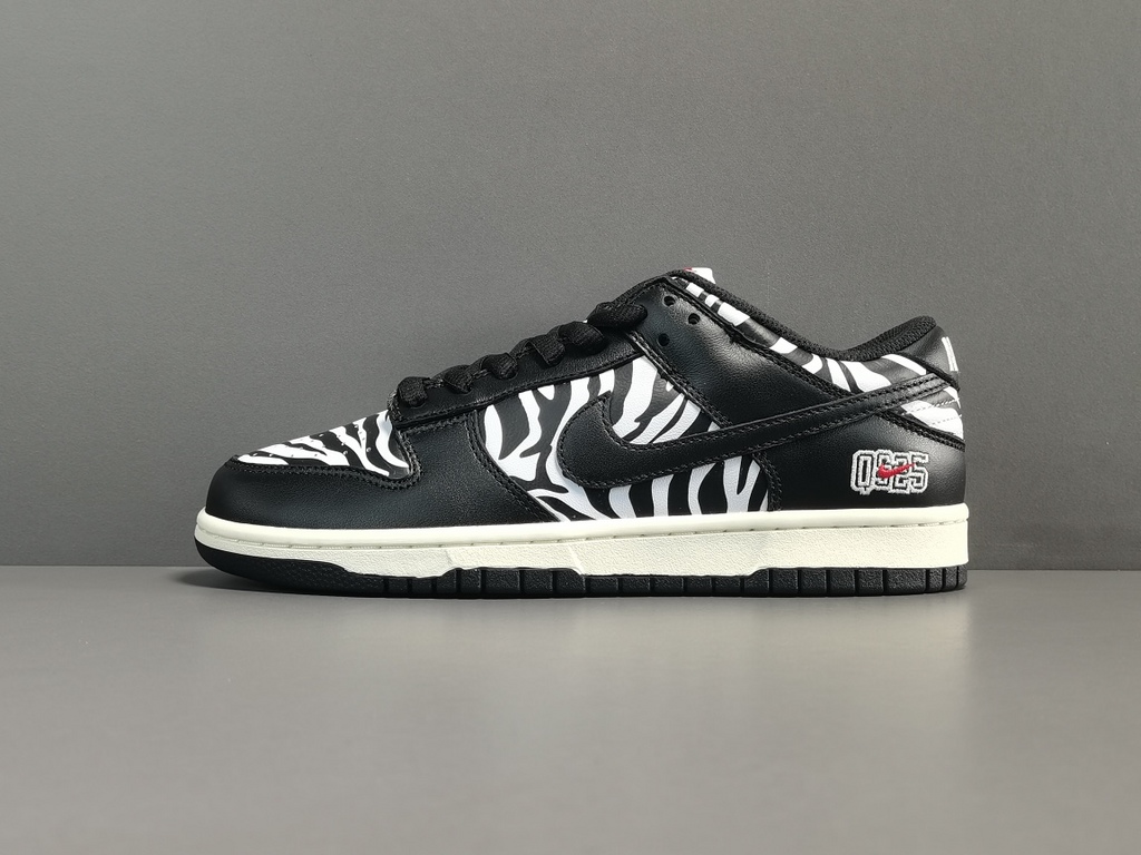 Dunk Low OG QS Quartersnacks Zebra