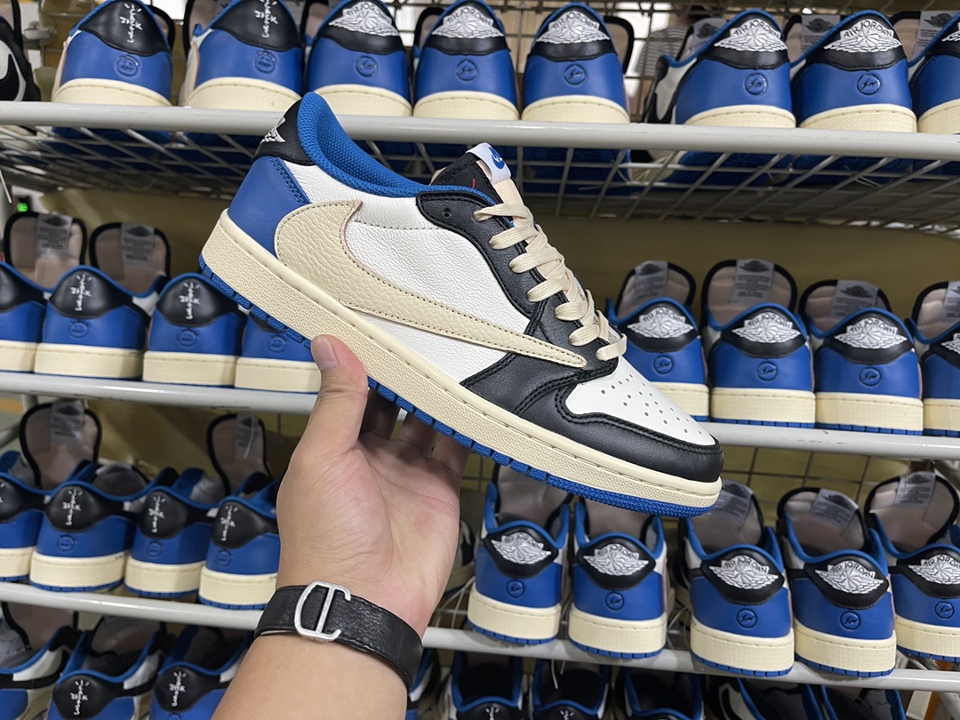 1's Low fragment design x Travis Scott