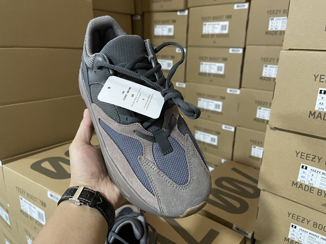 700 Mauve