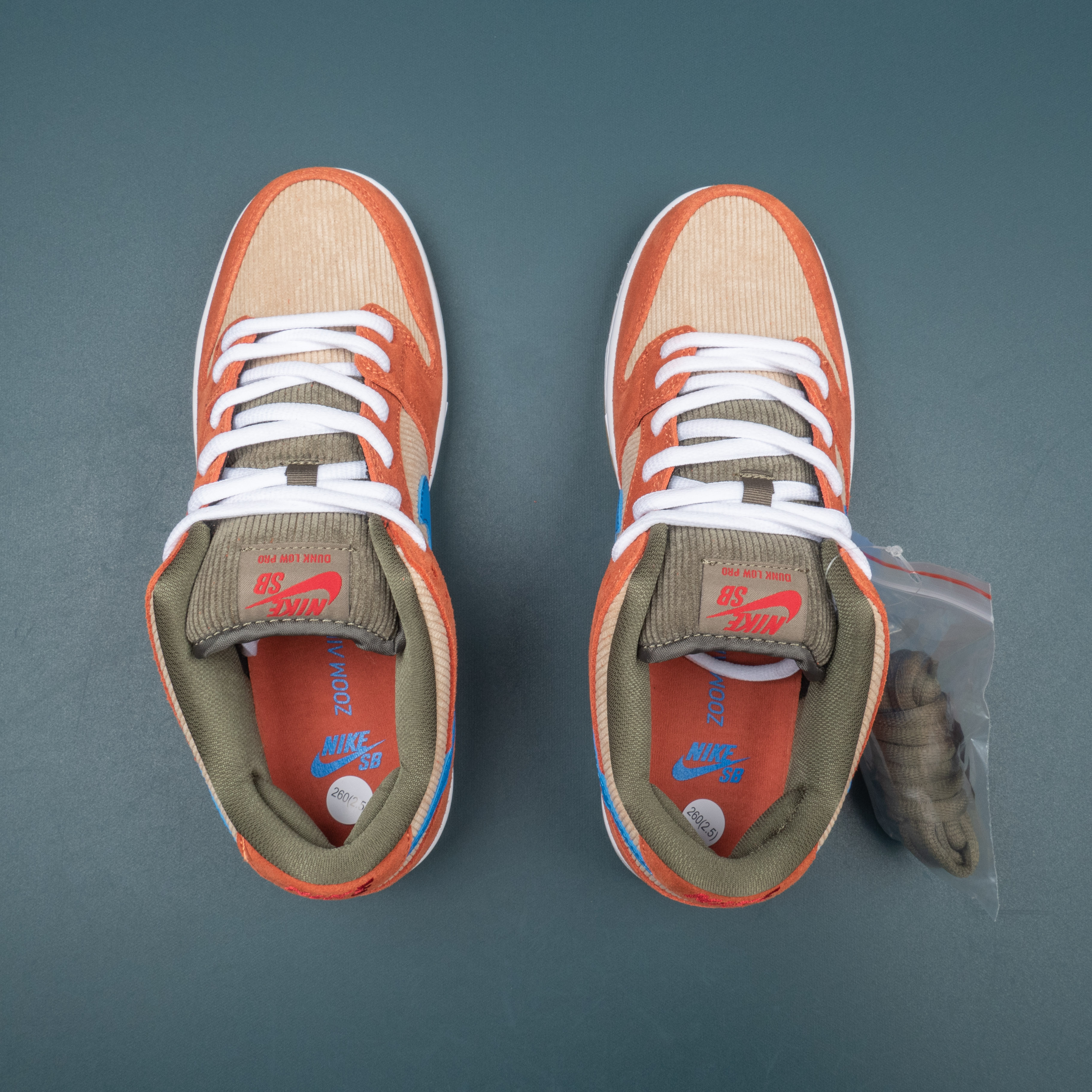 SB Dunk Low Corduroy Dusty Peach