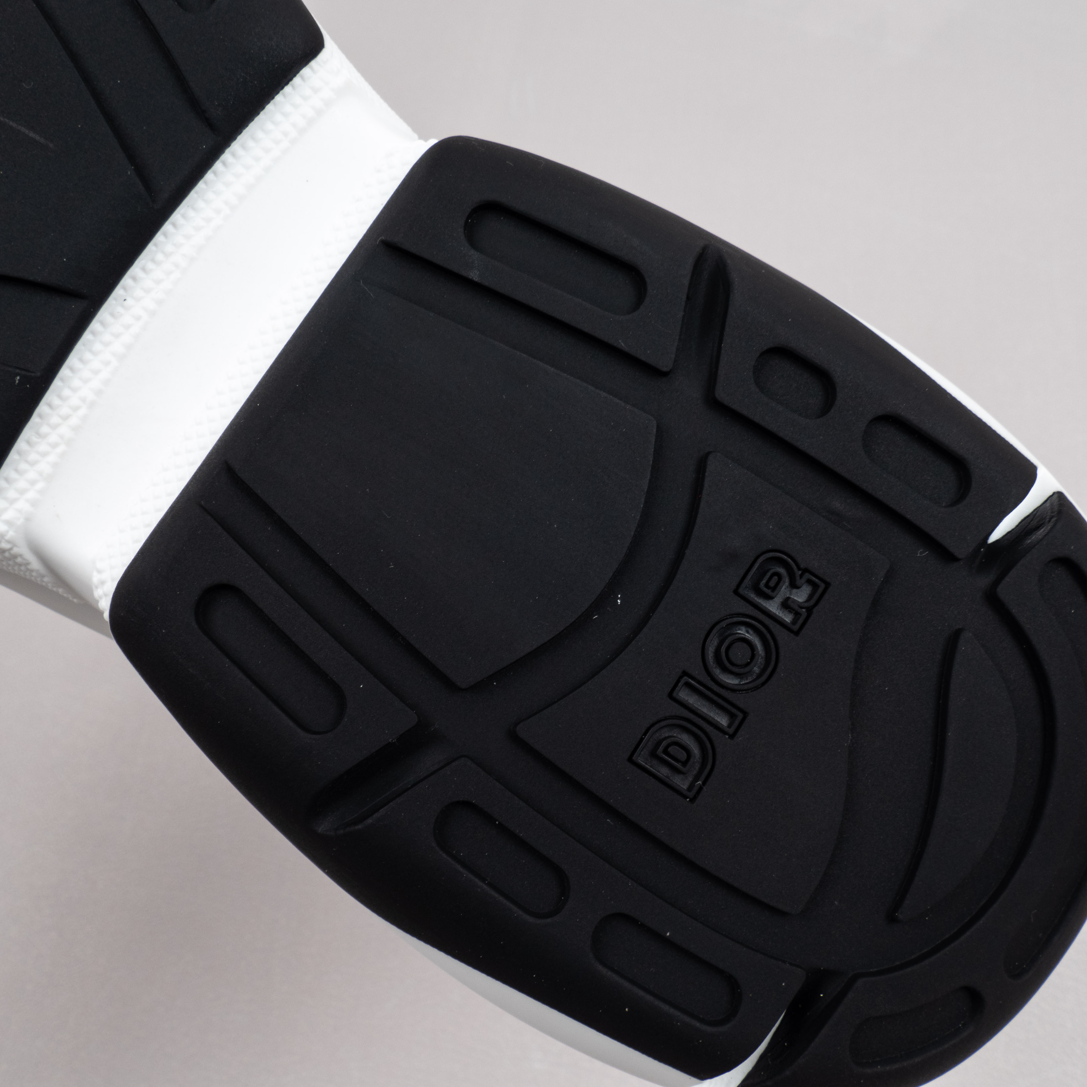 【Free shipping】男女鞋 DlOR 运动休闲老爹鞋松紧鞋带白色