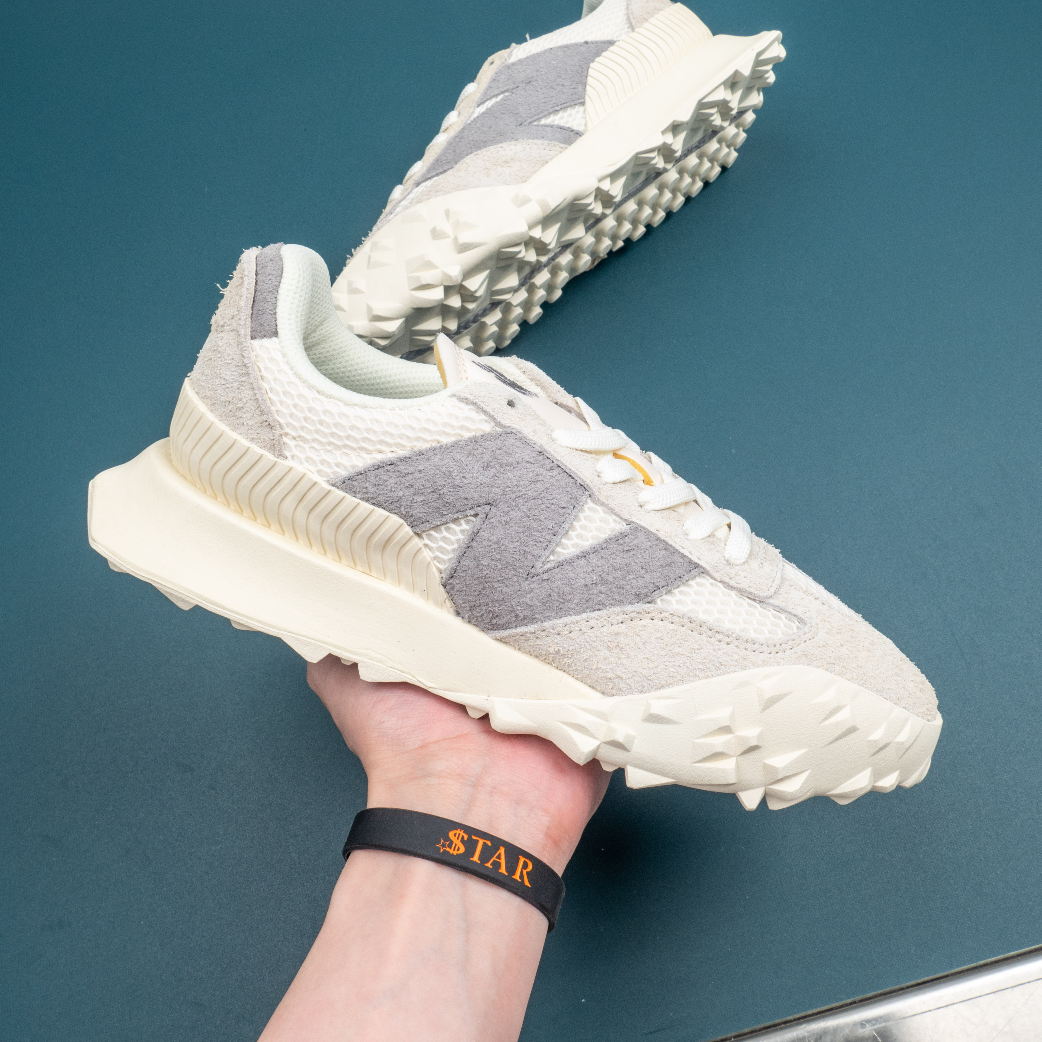 Art of Nothing' Angora Natural Gum