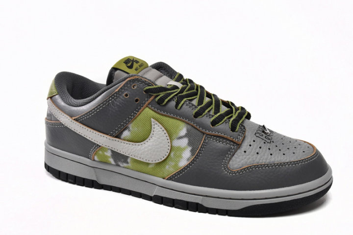 SB Dunk Low Goddess/Camouflage