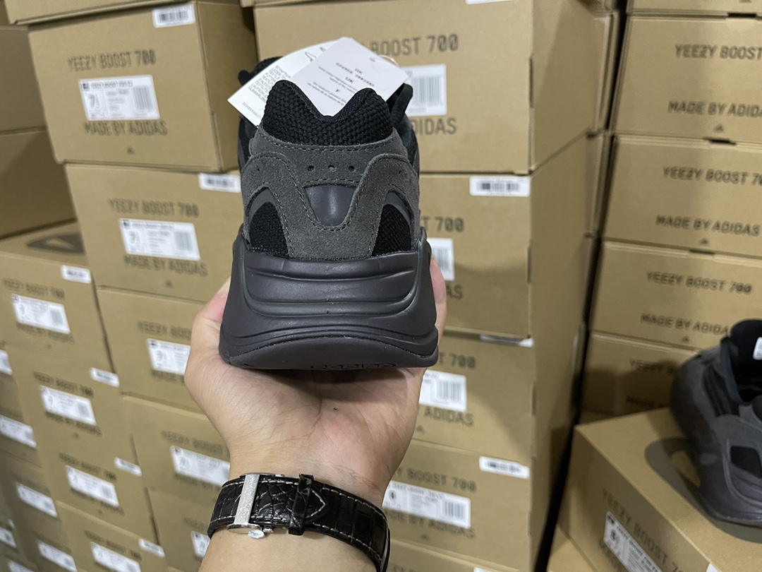 700 V2 Vanta