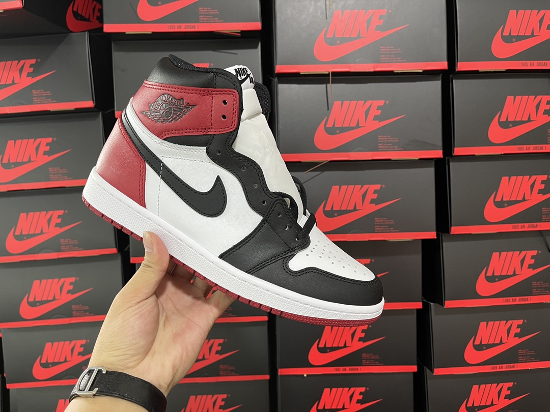 1's Retro Black Toe (2016)
